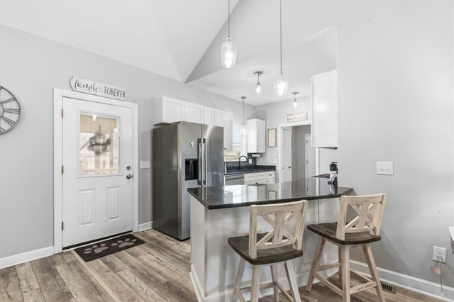 522 Springwater Dr, Summertown, TN 38483