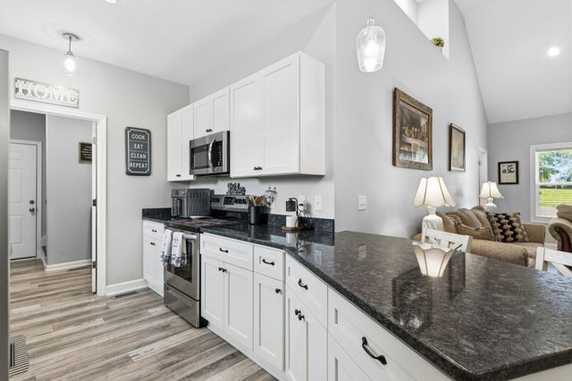 522 Springwater Dr, Summertown, TN 38483