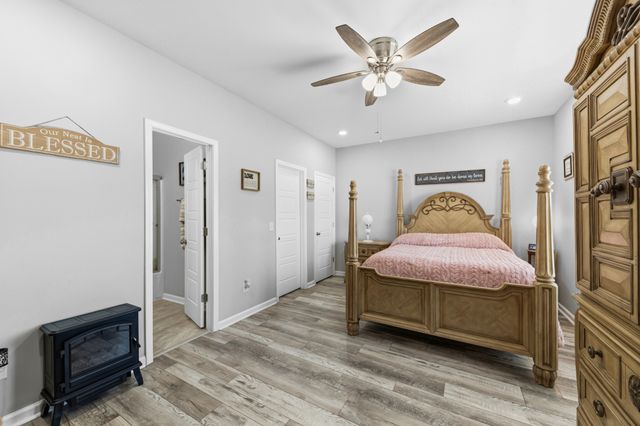 522 Springwater Dr, Summertown, TN 38483