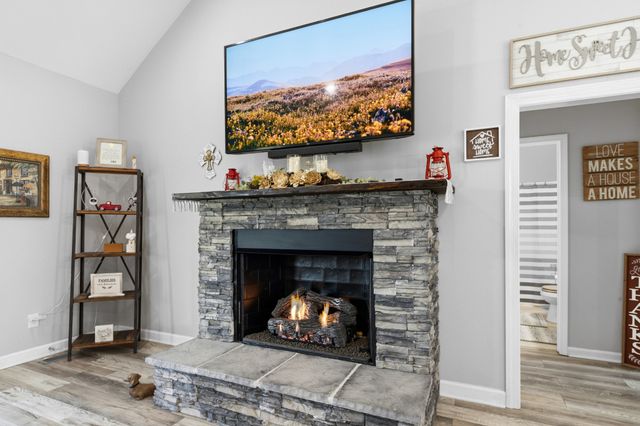 522 Springwater Dr, Summertown, TN 38483