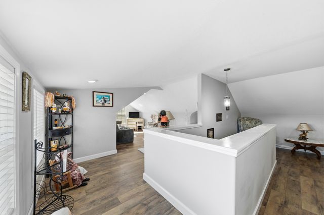 522 Springwater Dr, Summertown, TN 38483