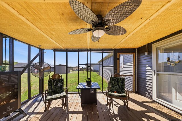 522 Springwater Dr, Summertown, TN 38483