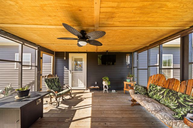 522 Springwater Dr, Summertown, TN 38483