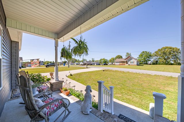 522 Springwater Dr, Summertown, TN 38483