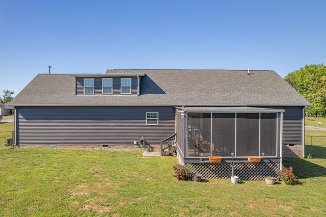 522 Springwater Dr, Summertown, TN 38483