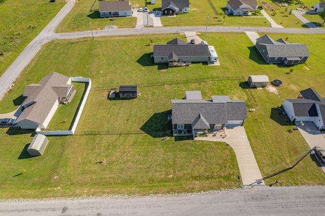 522 Springwater Dr, Summertown, TN 38483