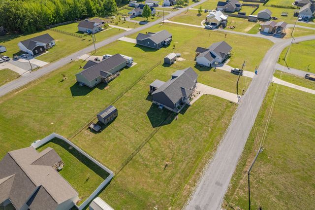 522 Springwater Dr, Summertown, TN 38483