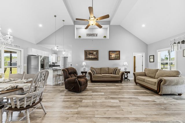 522 Springwater Dr, Summertown, TN 38483