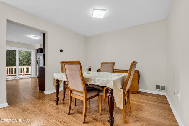 9 Beacon Court 81, Holmdel, NJ 07733