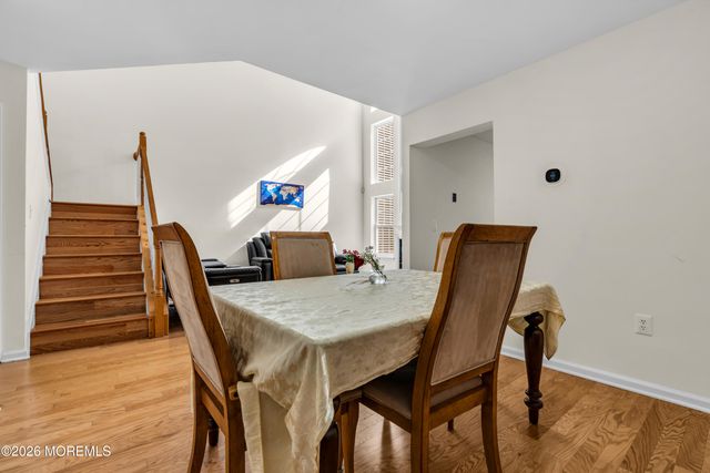 9 Beacon Court 81, Holmdel, NJ 07733