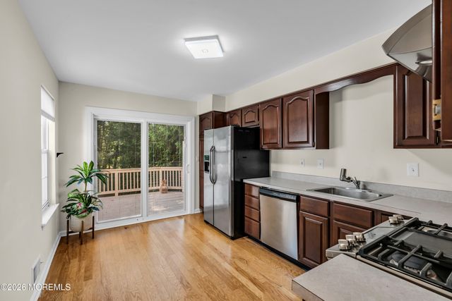 9 Beacon Court 81, Holmdel, NJ 07733