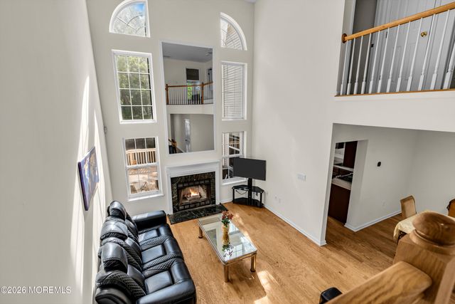 9 Beacon Court 81, Holmdel, NJ 07733