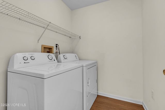 9 Beacon Court 81, Holmdel, NJ 07733