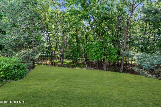 9 Beacon Court 81, Holmdel, NJ 07733