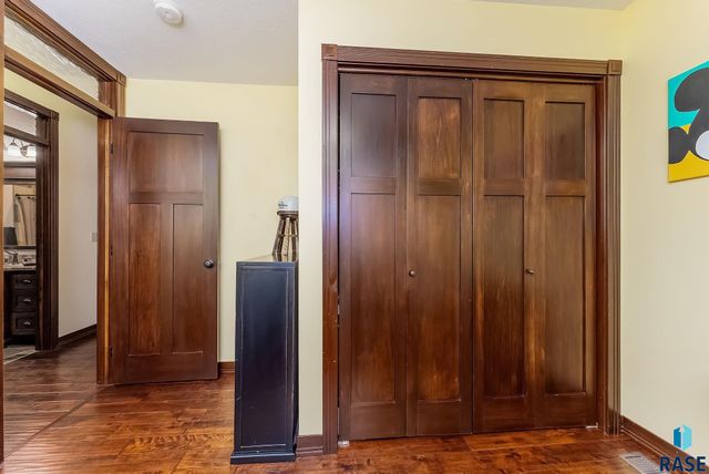 3409 S Jesse James Cir Circle, Sioux Falls, SD 57103