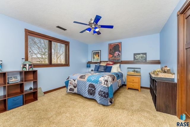 3409 S Jesse James Cir Circle, Sioux Falls, SD 57103