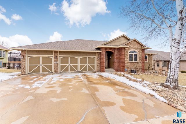 3409 S Jesse James Cir Circle, Sioux Falls, SD 57103