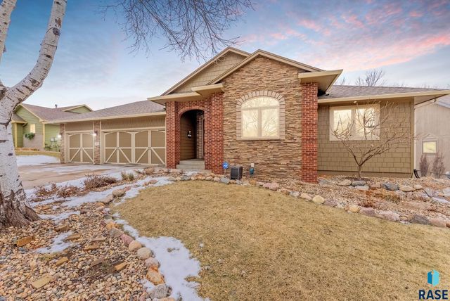 3409 S Jesse James Cir Circle, Sioux Falls, SD 57103