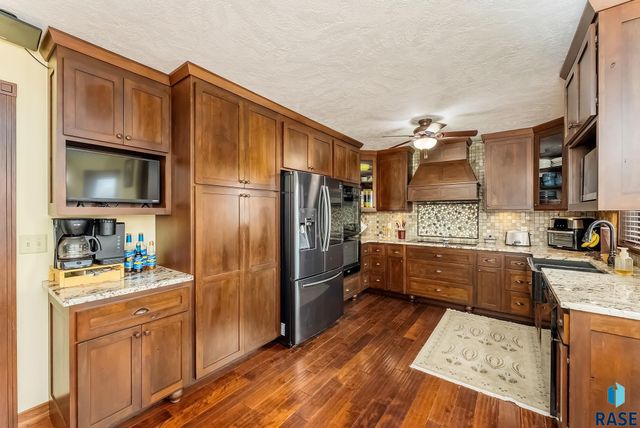 3409 S Jesse James Cir Circle, Sioux Falls, SD 57103