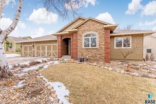 3409 S Jesse James Cir Circle, Sioux Falls, SD 57103