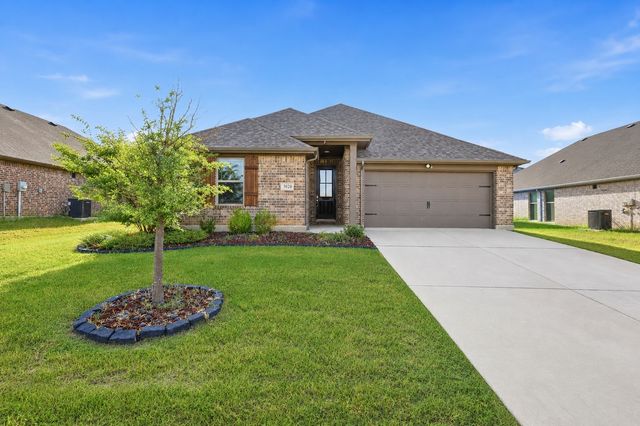 3020 Cliffview Drive, Sanger, TX 76266