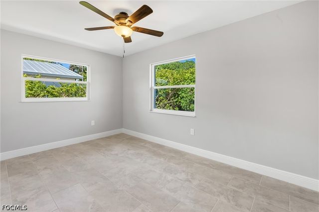 1003 April LN, North Fort Myers, FL 33903