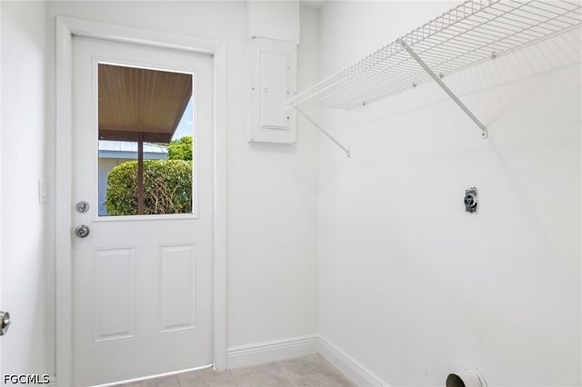 1003 April LN, North Fort Myers, FL 33903