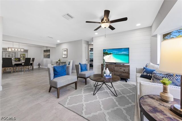 1003 April LN, North Fort Myers, FL 33903