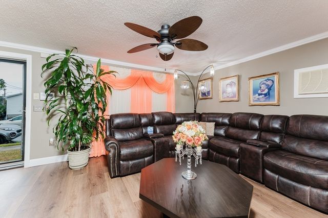 3 Canterberry St, New Bedford, MA 02746