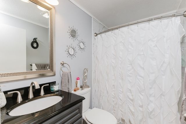 3 Canterberry St, New Bedford, MA 02746