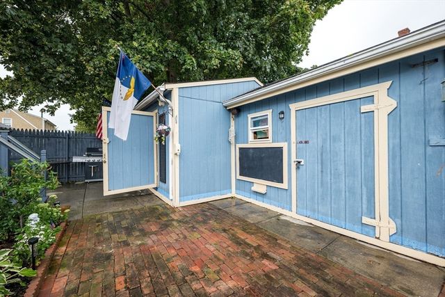 3 Canterberry St, New Bedford, MA 02746