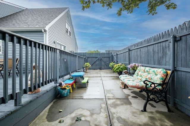 3 Canterberry St, New Bedford, MA 02746
