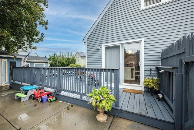 3 Canterberry St, New Bedford, MA 02746
