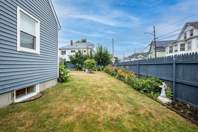 3 Canterberry St, New Bedford, MA 02746