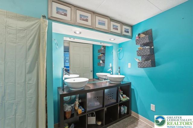 1390 Oakwood Drive, Hanover Twp, PA 18017