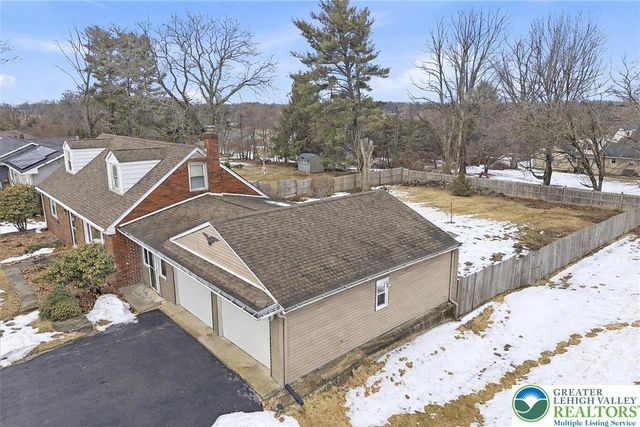 1390 Oakwood Drive, Hanover Twp, PA 18017