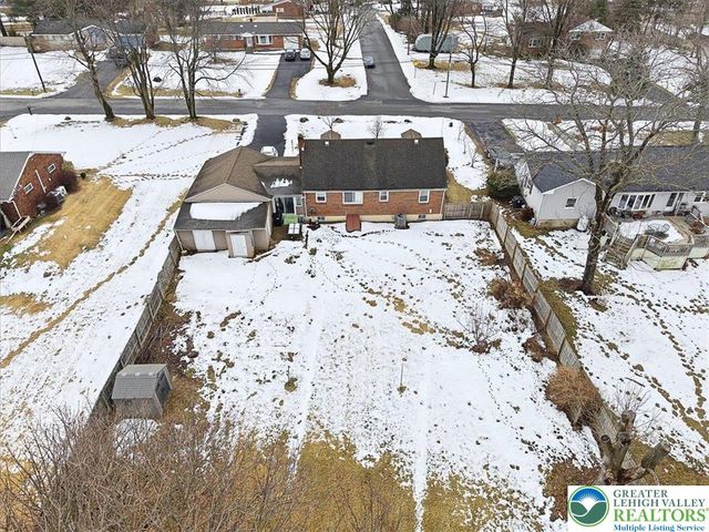 1390 Oakwood Drive, Hanover Twp, PA 18017