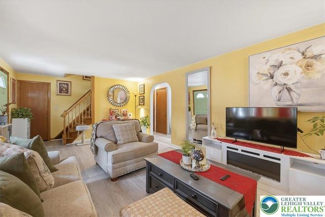 1390 Oakwood Drive, Hanover Twp, PA 18017