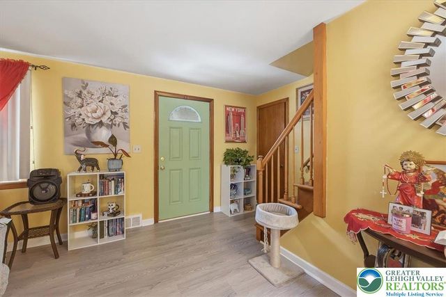 1390 Oakwood Drive, Hanover Twp, PA 18017