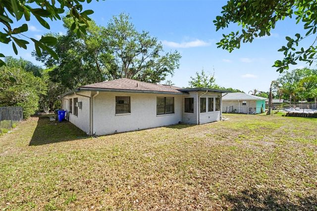 851 ROLLING WOODS LANE, Lakeland, FL 33813