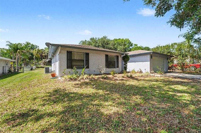 851 ROLLING WOODS LANE, Lakeland, FL 33813