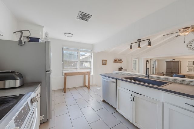 207 E Wilson Avenue, Whitney, TX 76692