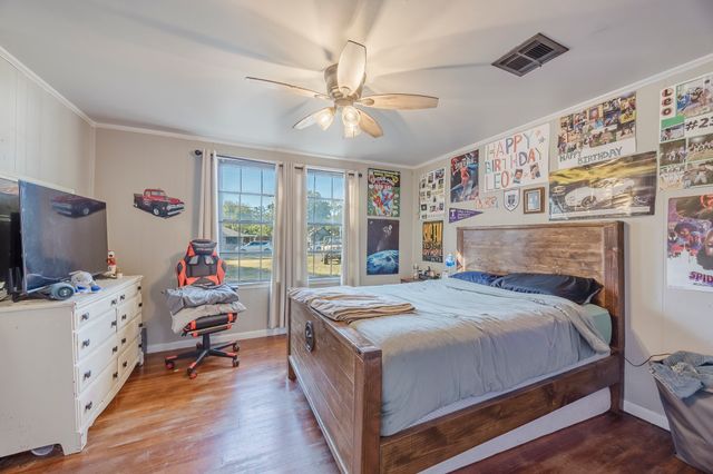 207 E Wilson Avenue, Whitney, TX 76692