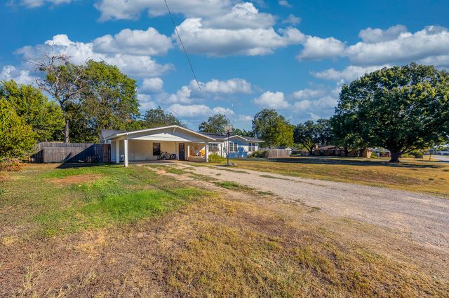 207 E Wilson Avenue, Whitney, TX 76692