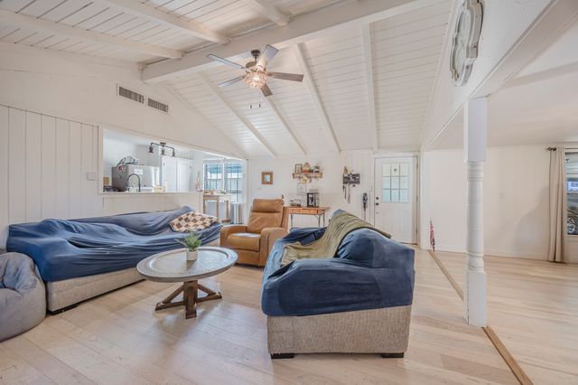 207 E Wilson Avenue, Whitney, TX 76692