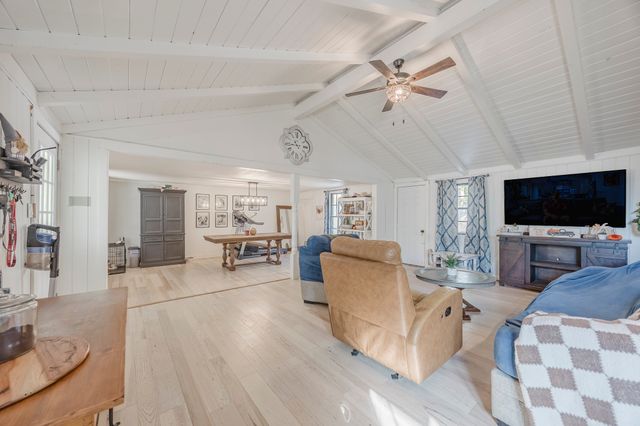 207 E Wilson Avenue, Whitney, TX 76692