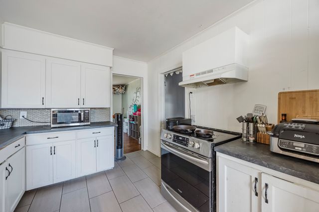 207 E Wilson Avenue, Whitney, TX 76692