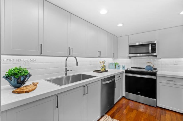2600 Cardena Street PH4, Coral Gables, FL 33134