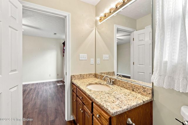 1722 Summerlin Place Pl, Jeffersonville, IN 47130