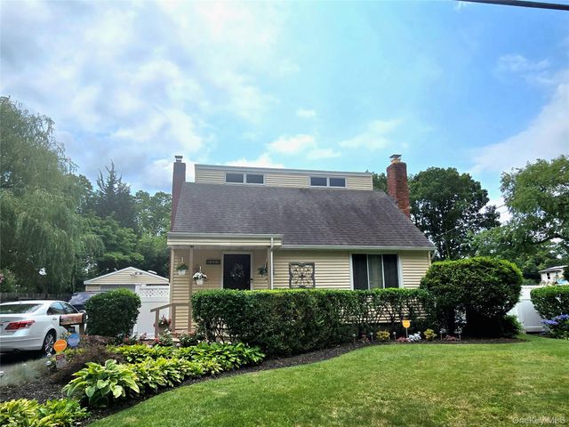 96 Chenango Drive, Bay Shore, NY 11706